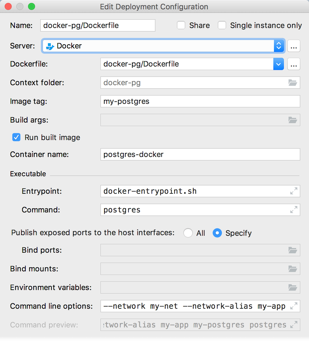 コマンドラインオプションを使用したEdit デプロイ Configurationダイアログ The Edit Deployment Configuration dialog with command-line options