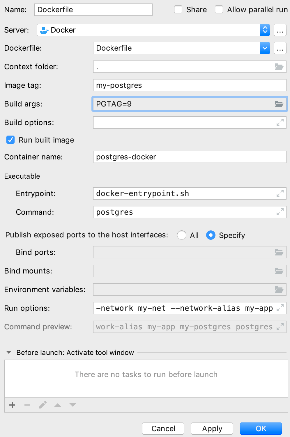ビルド時の引数を使用したEdit デプロイ Configurationダイアログ The Edit Deployment Configuration dialog with build-time arguments