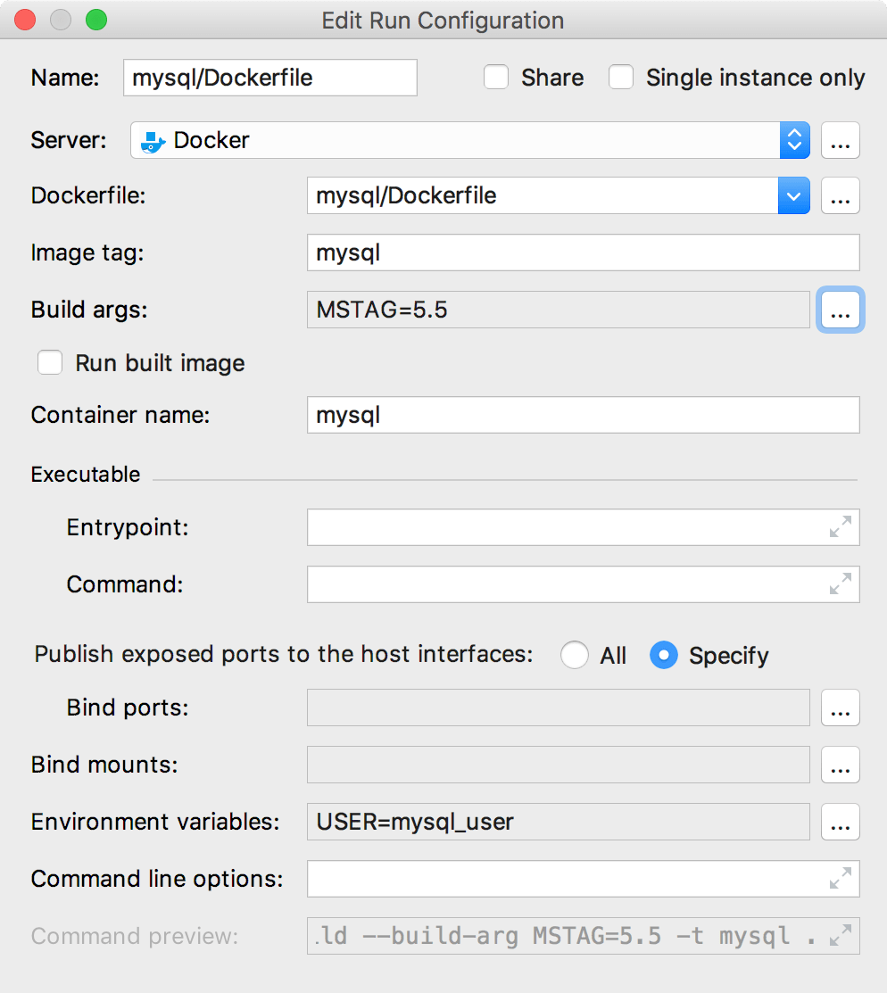 ビルド時の引数を使用したEdit デプロイ Configurationダイアログ The Edit Deployment Configuration dialog with build-time arguments