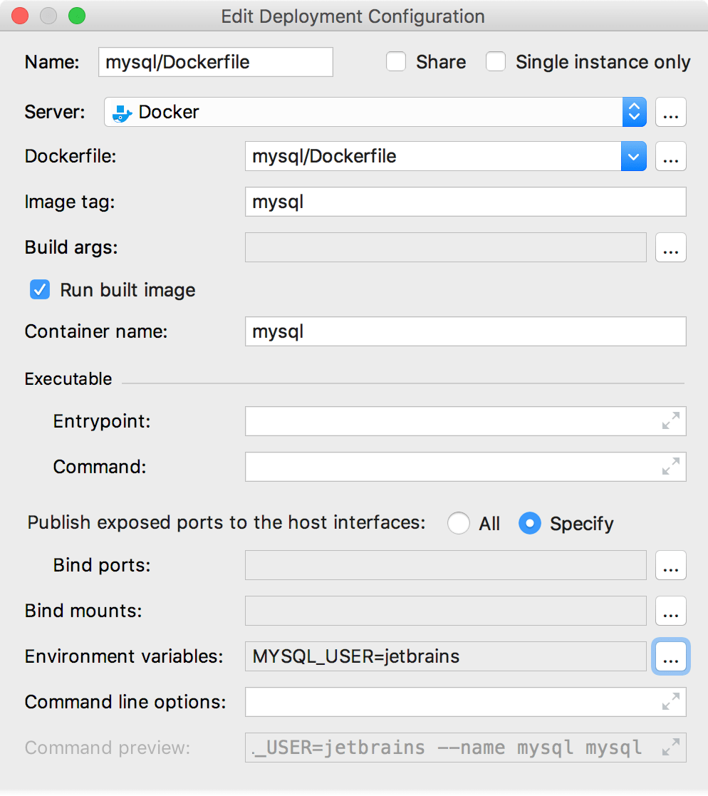 環境変数を使用したEdit デプロイ Configurationダイアログ The Edit Deployment Configuration dialog with environment variables